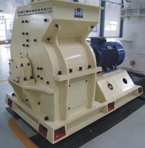 重錘式破碎機.jpg 重錘式破碎機.jpg